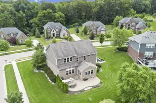 5887 Strawberry Cir, Commerce Township, MI 48382 - Photo 3