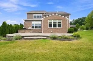 5887 Strawberry Cir, Commerce Township, MI 48382 - Photo 59