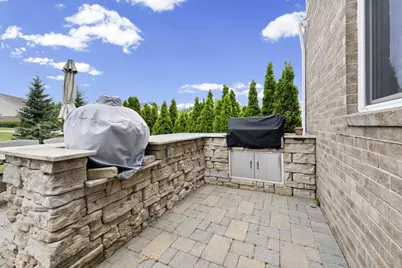 5887 Strawberry Circle, Commerce Township, MI 48382 - Photo 9