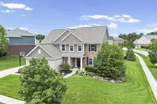 5887 Strawberry Cir, Commerce Township, MI 48382 - Photo 3