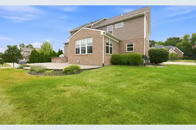 5887 Strawberry Circle, Commerce Township, MI 48382 - Photo 57