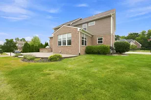 5887 Strawberry Cir, Commerce Township, MI 48382 - Photo 57
