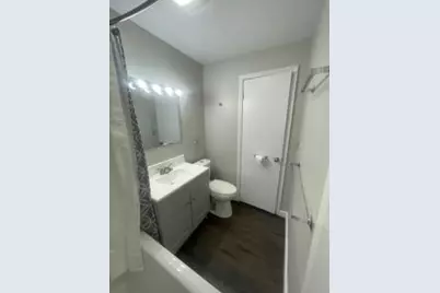 204 W Berry Avenue, Lansing, MI 48910 - Photo 9