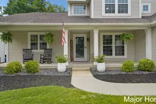 3480 Meadow Grove Dr SE, Kentwood, MI 49512 - Photo 3