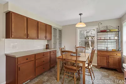 131 E 31st Street, Holland, MI 49423 - Photo 31