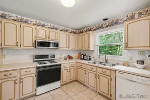 6635 E Via Vista Ct NE, Rockford, MI 49341 - Photo 9