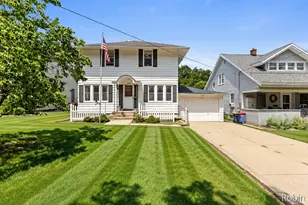1545 4th St NW, Grand Rapids, MI 49504 - Photo 1