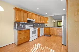 2506 Falcon Pointe Dr NW, Grand Rapids, MI 49534 - Photo 5