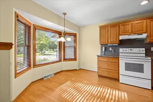 2506 Falcon Pointe Dr NW, Grand Rapids, MI 49534 - Photo 9