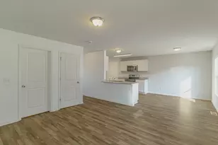 1643 Golfview Dr, Ypsilanti, MI 48198 - Photo 13