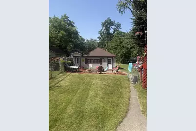 1074 W Grand Avenue, Muskegon, MI 49441 - Photo 11