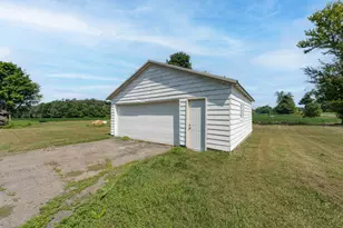 1076 Burbank Rd, Quincy, MI 49082 - Photo 5