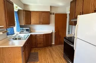 907 Bruce St, Ann Arbor, MI 48103 - Photo 3