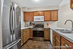 3165 E Maple Villa Dr SE, Grand Rapids, MI 49508 - Photo 9