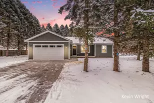 877 Amity Ave, Muskegon, MI 49442 - Photo 3