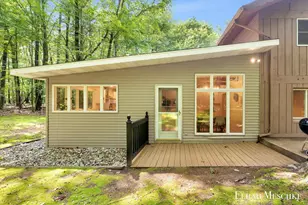 1160 Scenic Dr, Muskegon, MI 49445 - Photo 45
