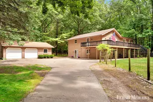 1160 Scenic Dr, Muskegon, MI 49445 - Photo 1