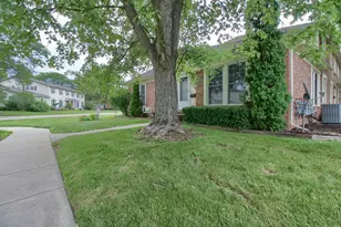 44507 N Umberland Cir, Canton, MI 48187 - Photo 3