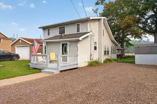 321 Oakwood Ave, Clark Lake, MI 49234 - Photo 11