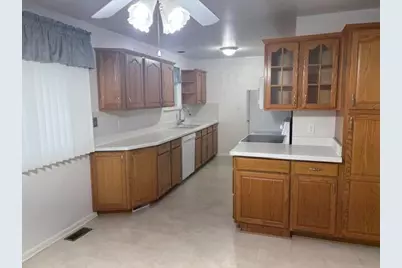 15435 Bainbridge Street, Livonia, MI 48154 - Photo 3