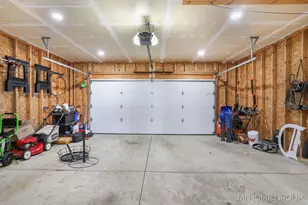 3729 Hickoryrow Ct, Holland, MI 49424 - Photo 27