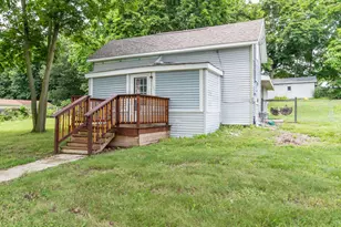 529 Clinton St, Marshall, MI 49068 - Photo 3