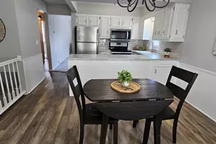 1009 Village Ln, Jenison, MI 49428 - Photo 7