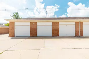 8217 Grays Dr, Grosse Ile, MI 48138 - Photo 33