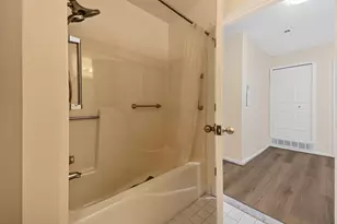 8217 Grays Dr, Grosse Ile, MI 48138 - Photo 21