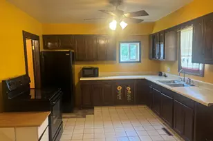 121 S Railroad St, Lawton, MI 49065 - Photo 5