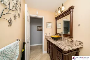 37709 Glengrove Dr, Farmington, MI 48331 - Photo 25