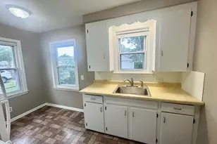 22058 Lambrecht Ave, Eastpointe, MI 48021 - Photo 9