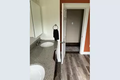 1021 Carl Breeding Way, Jackson, MI 49203 - Photo 29