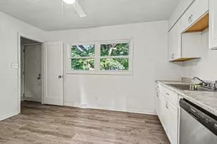 1166 Hurd Ave, Benton Harbor, MI 49022 - Photo 9
