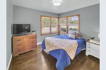 2320 Diamond Avenue NE, Grand Rapids, MI 49505 - Photo 11
