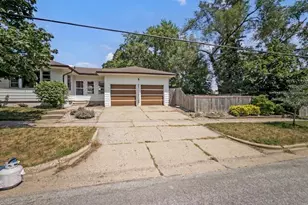 2320 Diamond Ave NE, Grand Rapids, MI 49505 - Photo 23