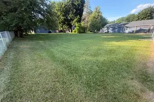 269 W Brooks St, Newaygo, MI 49337 - Photo 3