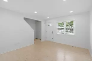45197 Kensington St, Utica, MI 48317 - Photo 5