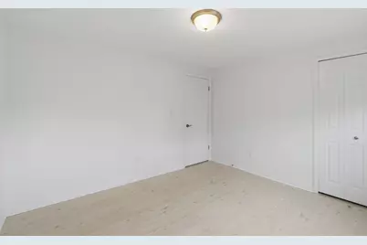 45197 Kensington Street, Utica, MI 48317 - Photo 11