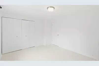 45197 Kensington Street, Utica, MI 48317 - Photo 27