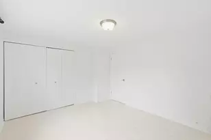 45197 Kensington St, Utica, MI 48317 - Photo 27