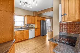 1757 4th St NW, Grand Rapids, MI 49504 - Photo 9