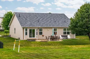 28820 Apple Blossom Dr, Flat Rock, MI 48134 - Photo 5