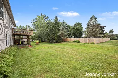 931 Sunset Hills Avenue NW, Grand Rapids, MI 49534 - Photo 19