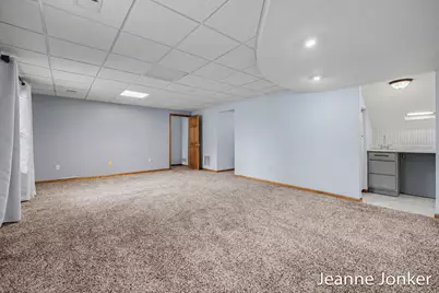 931 Sunset Hills Avenue NW, Grand Rapids, MI 49534 - Photo 15