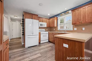 931 Sunset Hills Ave NW, Grand Rapids, MI 49534 - Photo 5
