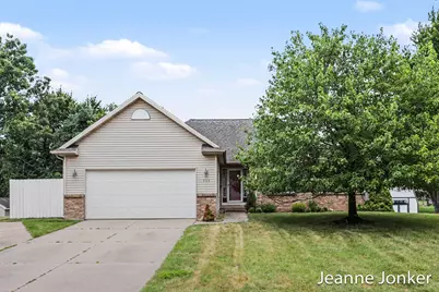 931 Sunset Hills Avenue NW, Grand Rapids, MI 49534 - Photo 1