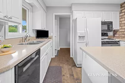 4473 Trail View NE, Grand Rapids, MI 49525 - Photo 11