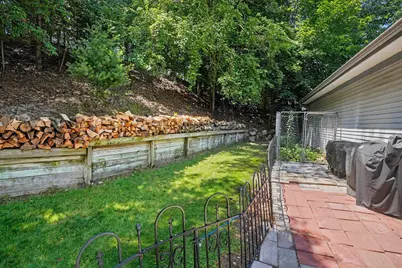 2065 Forest Park Road, Norton Shores, MI 49441 - Photo 11