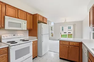 7492 Green Meadow Ln, Canton, MI 48187 - Photo 17